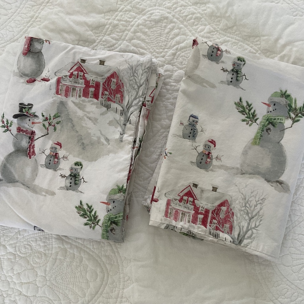 Pottery Barn Snowman Set of 2 Standard Pillowcases  FADED but still cute!